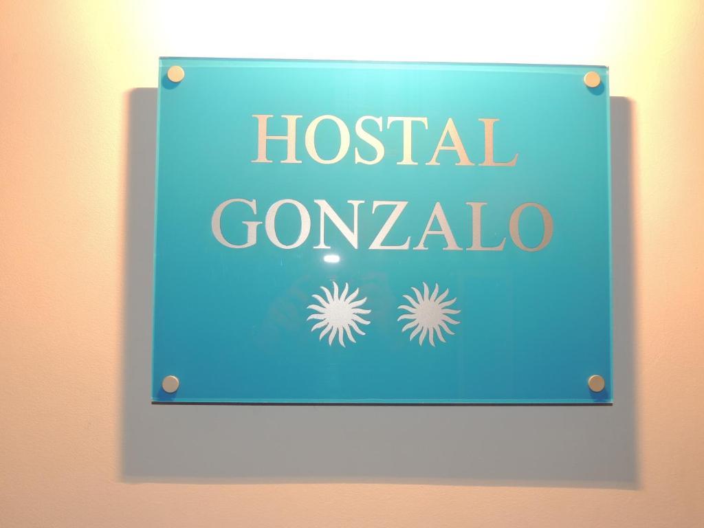 Hostal Gonzalo Madrid Esterno foto