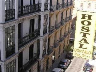 Hostal Gonzalo Madrid Esterno foto